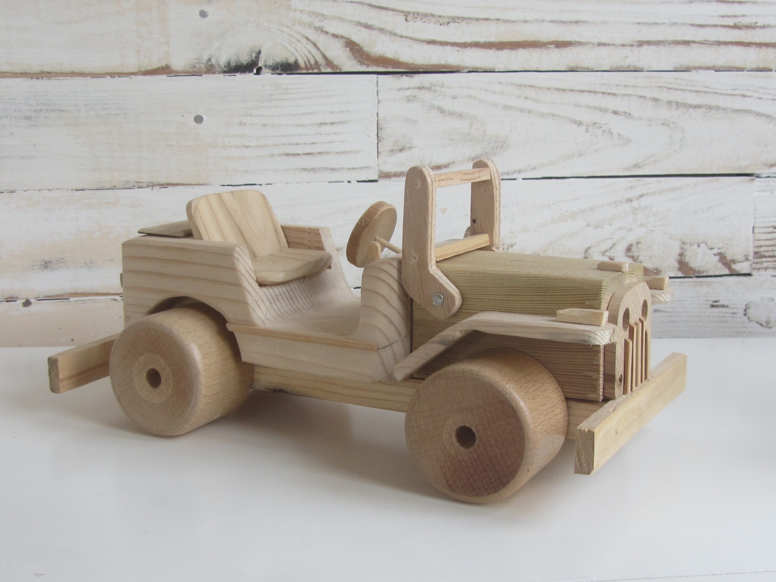 Voiture Jeep en bois