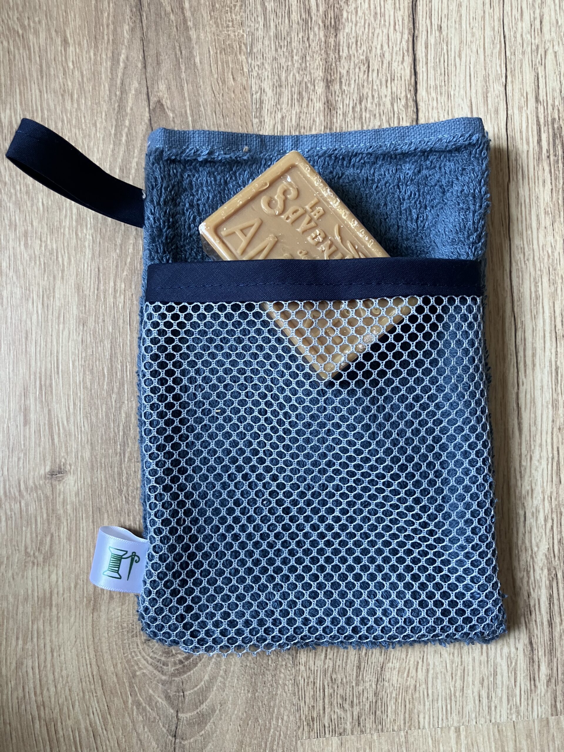 Gant de toilette avec filet pour savon solide – Image 4